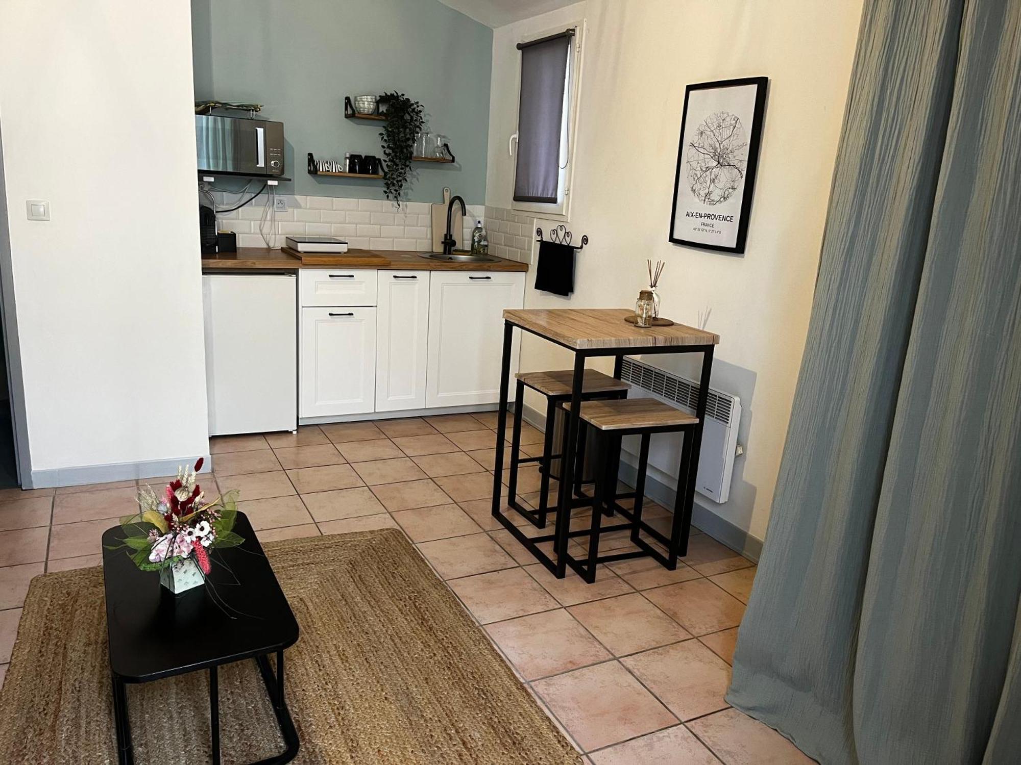 Apartment Aix-en-provence, Proche Toutes Comodites Et Axes Routiers, Linges Fournis *