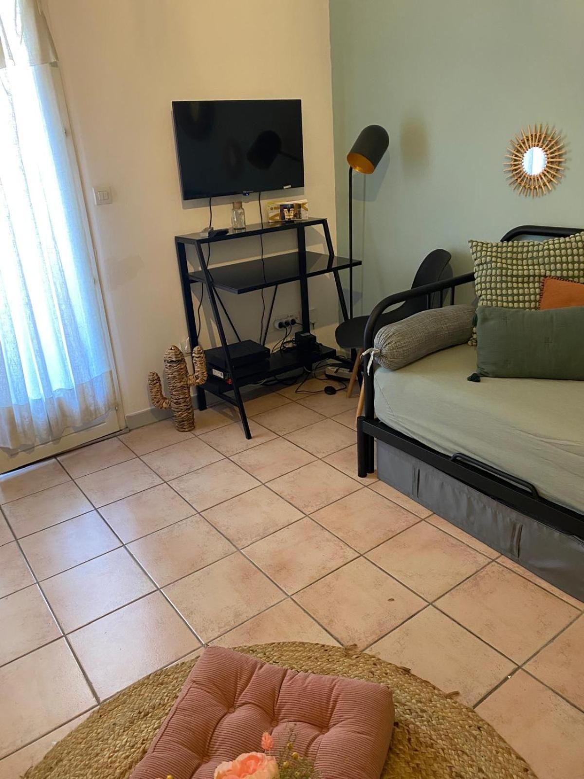 Aix-en-provence, Proche Toutes Comodites Et Axes Routiers, Linges Fournis Apartment *